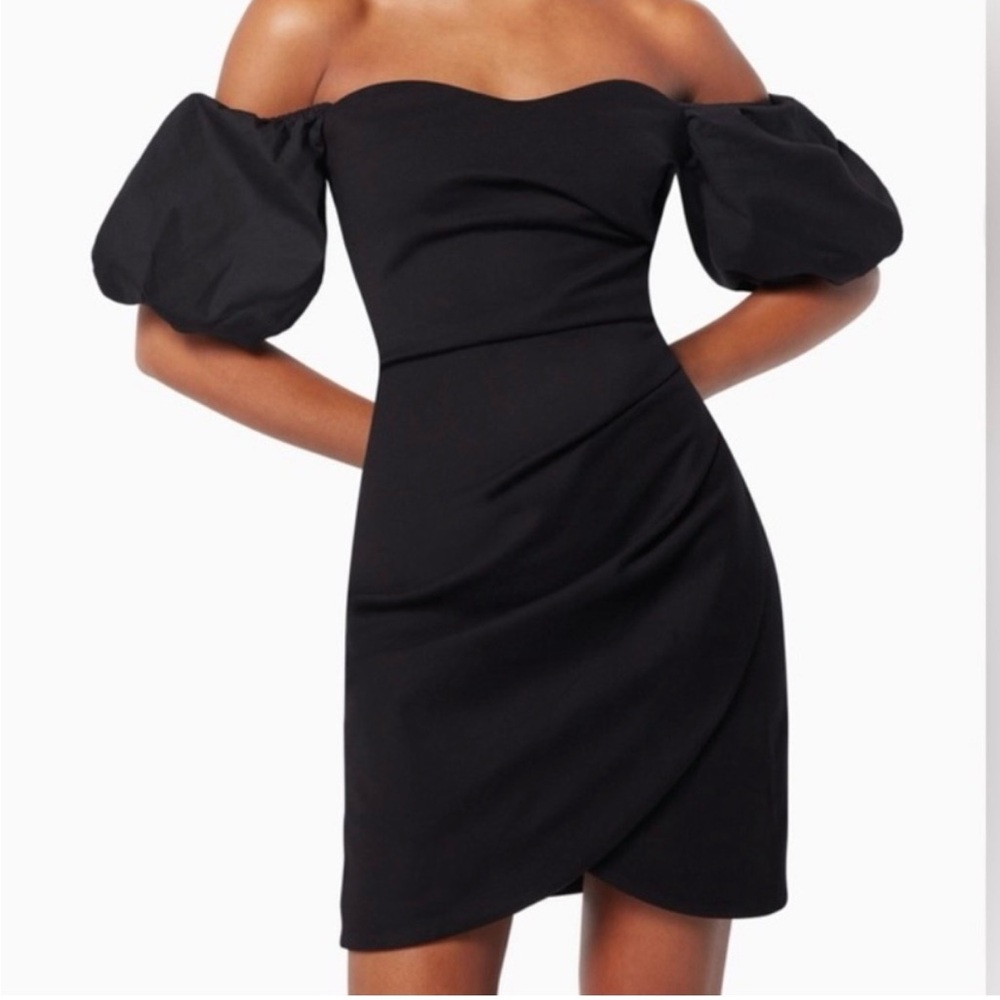 Elliatt Off-the-Shoulder Black Puff-Sleeve Dress